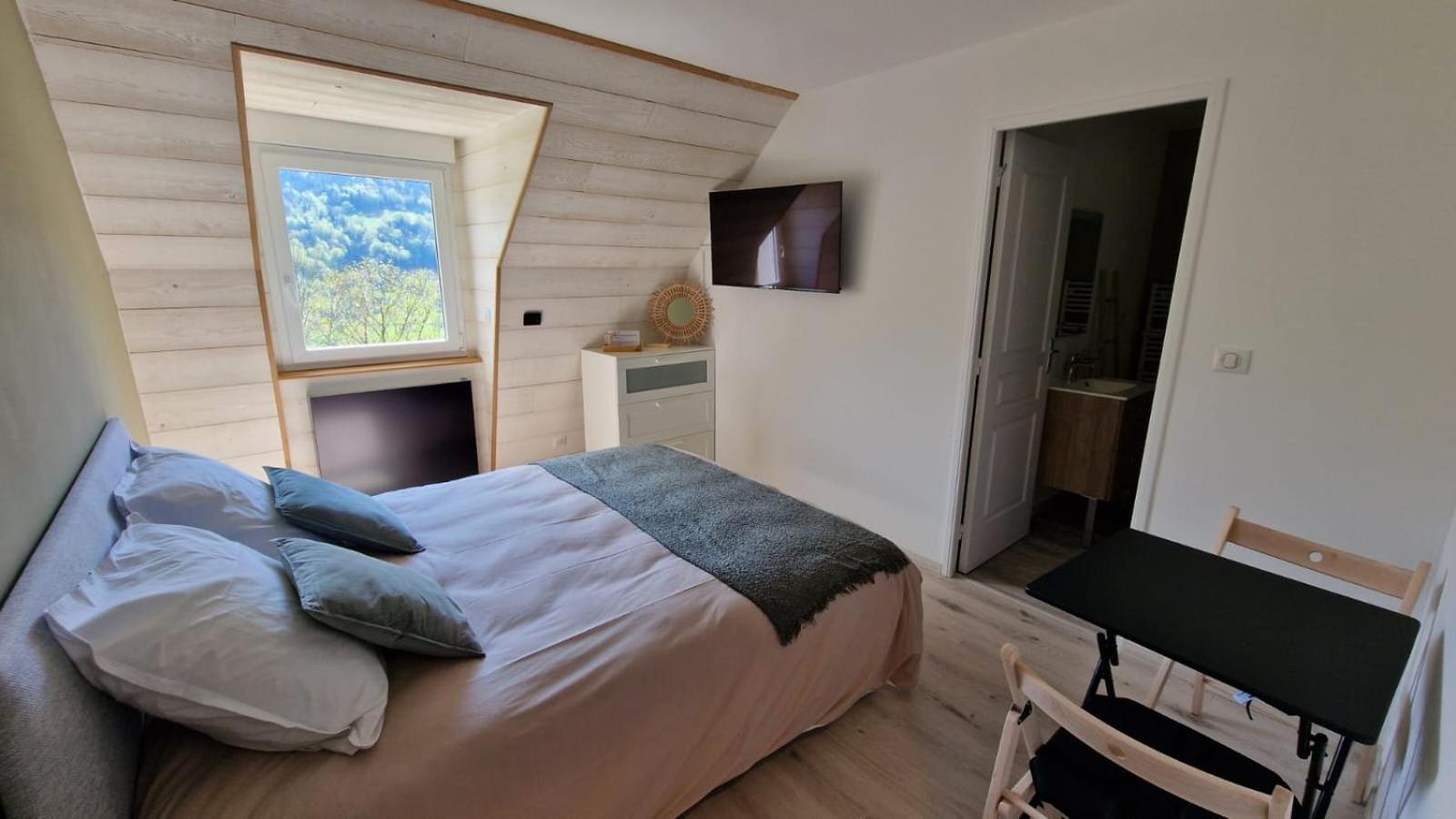 La Lys Martagon Bed and Breakfast Le Falgoux Exteriör bild