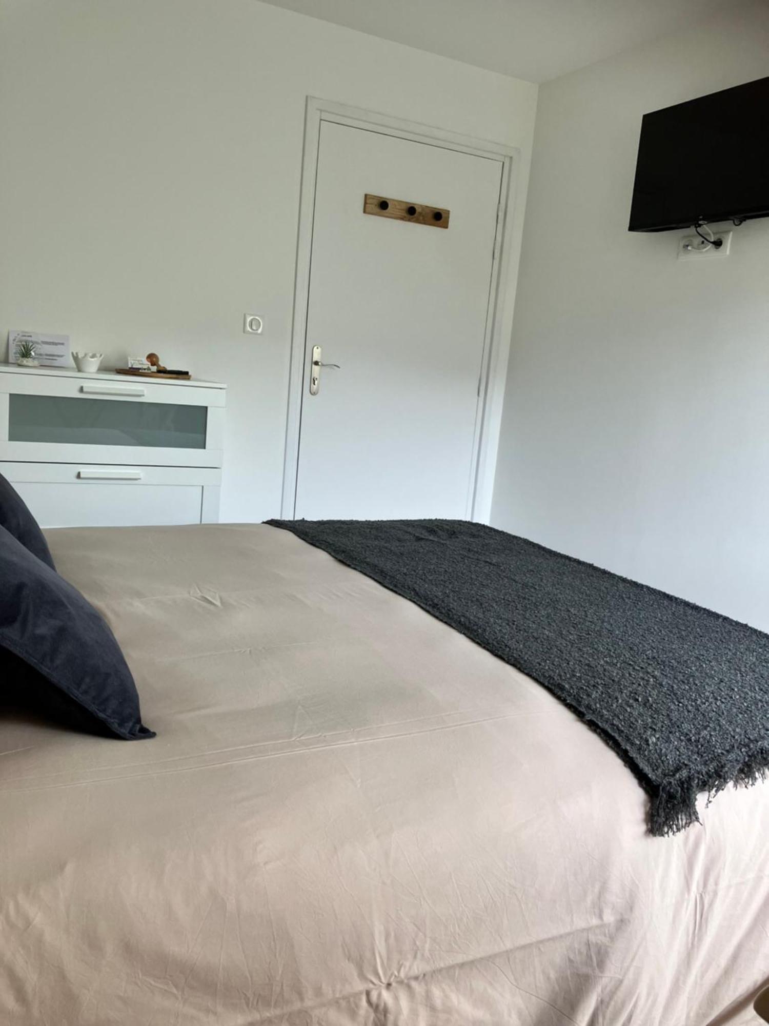 La Lys Martagon Bed and Breakfast Le Falgoux Exteriör bild